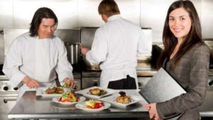 10 Best Practices to Optimize FoH and BoH Collaboration in Your Restaurant (1)