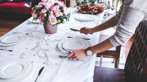 event planning setting table